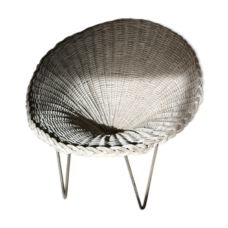 Vintage rattan chair feet iron