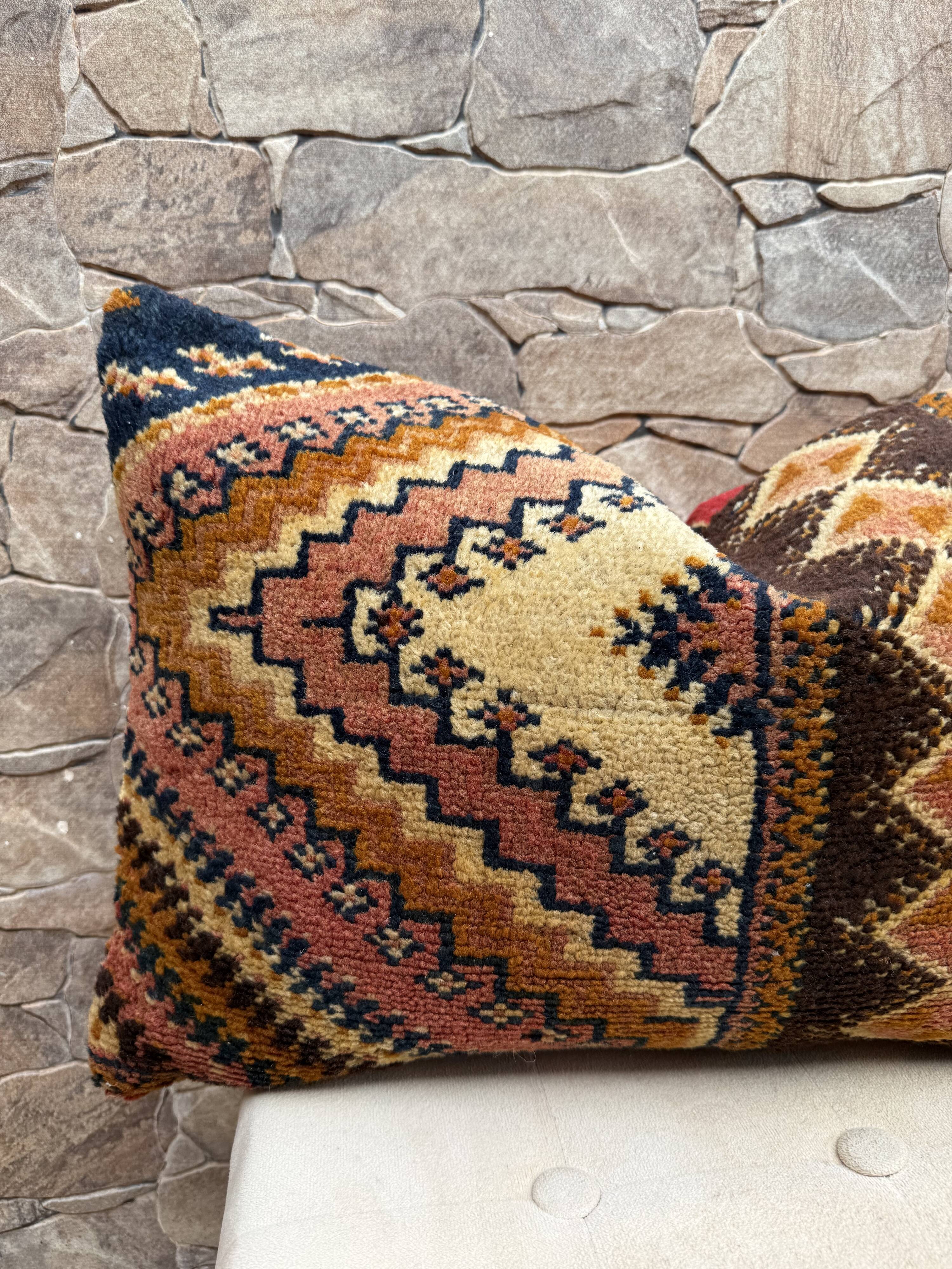 Housse de coussin vintage kilim berbère:Coussin en laine marocaine 60x40cm