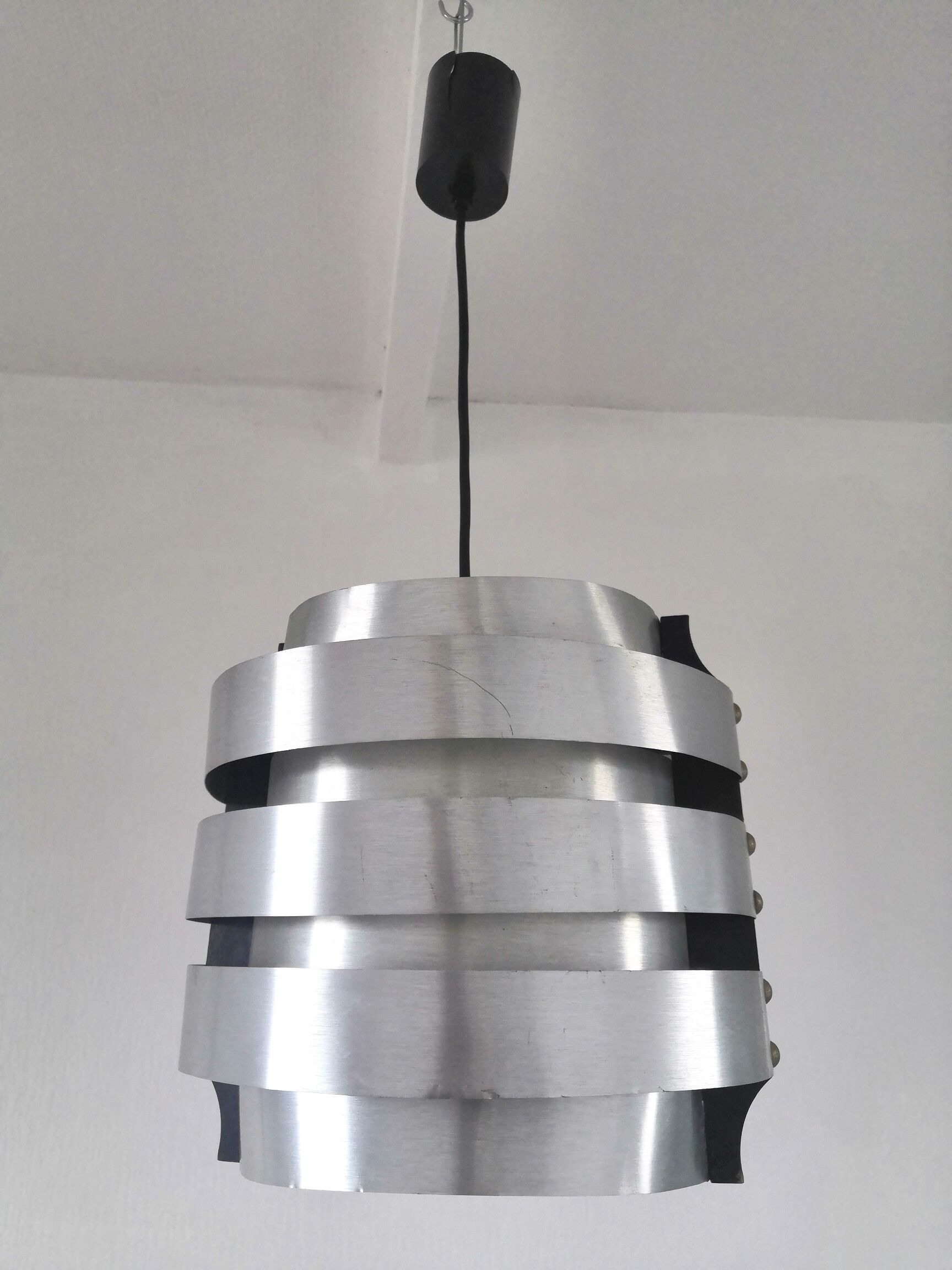Suspension aluminum and wood design 70s