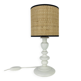 Lampe en bois tourné blanc, abat-jour en rotin, années 60