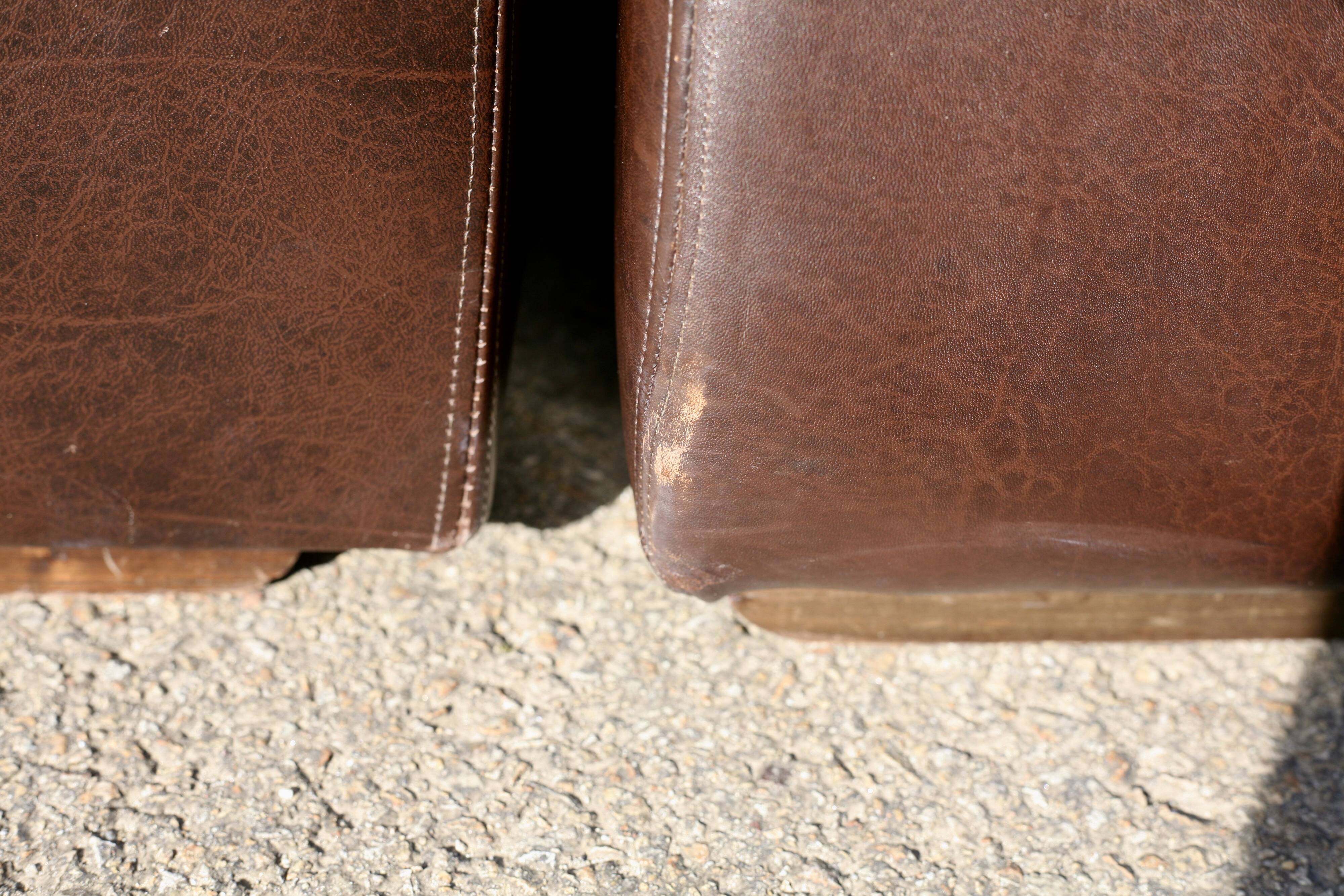 Modular sofa made up of 3 leather armchairs. Circa 1970