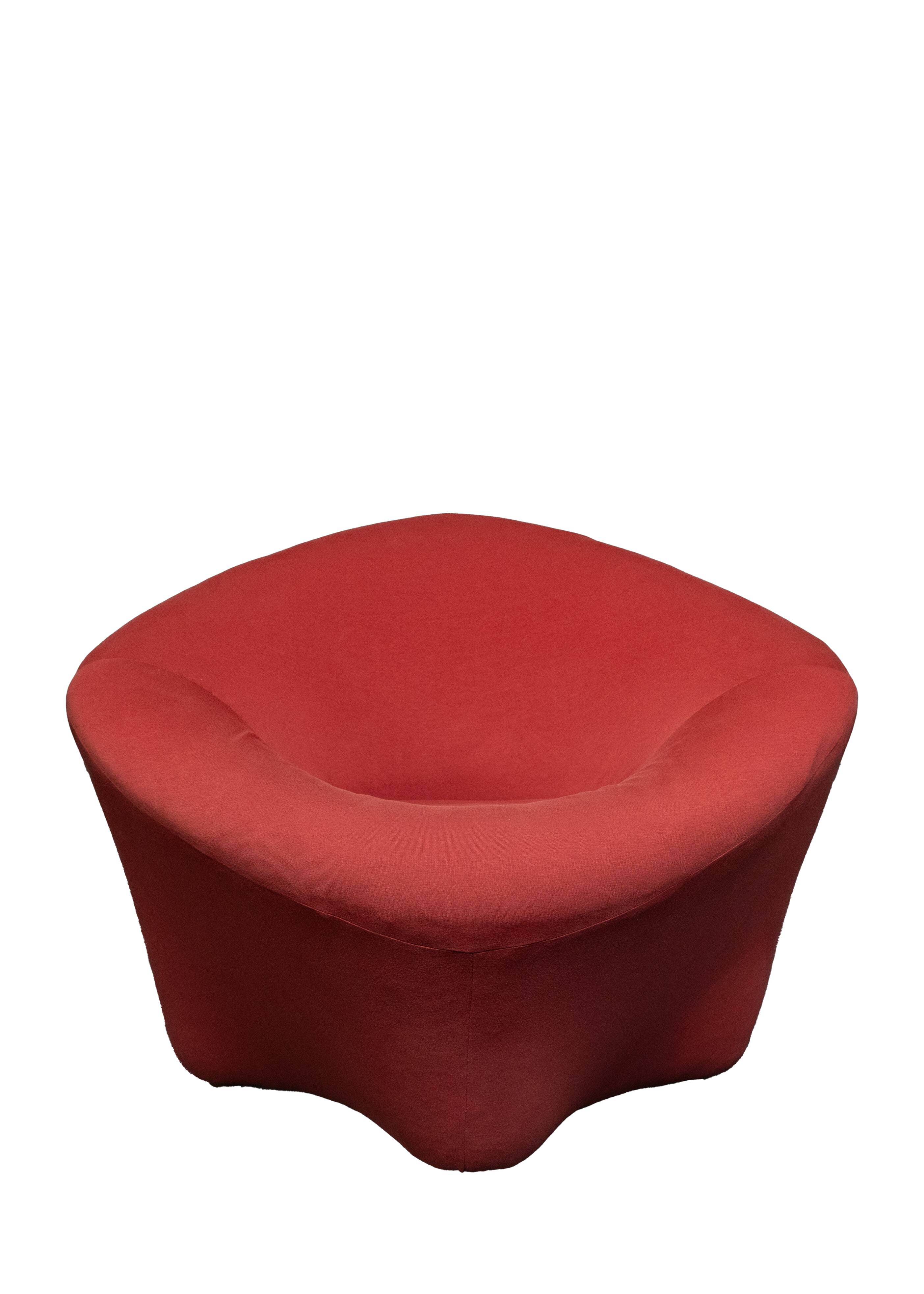 Set of 3 Space Age armchairs in the style of Pierre Paulin.