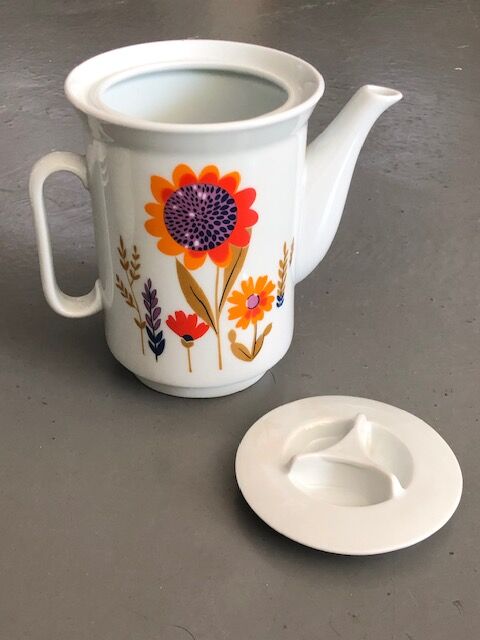 Porcelain coffee or tea set