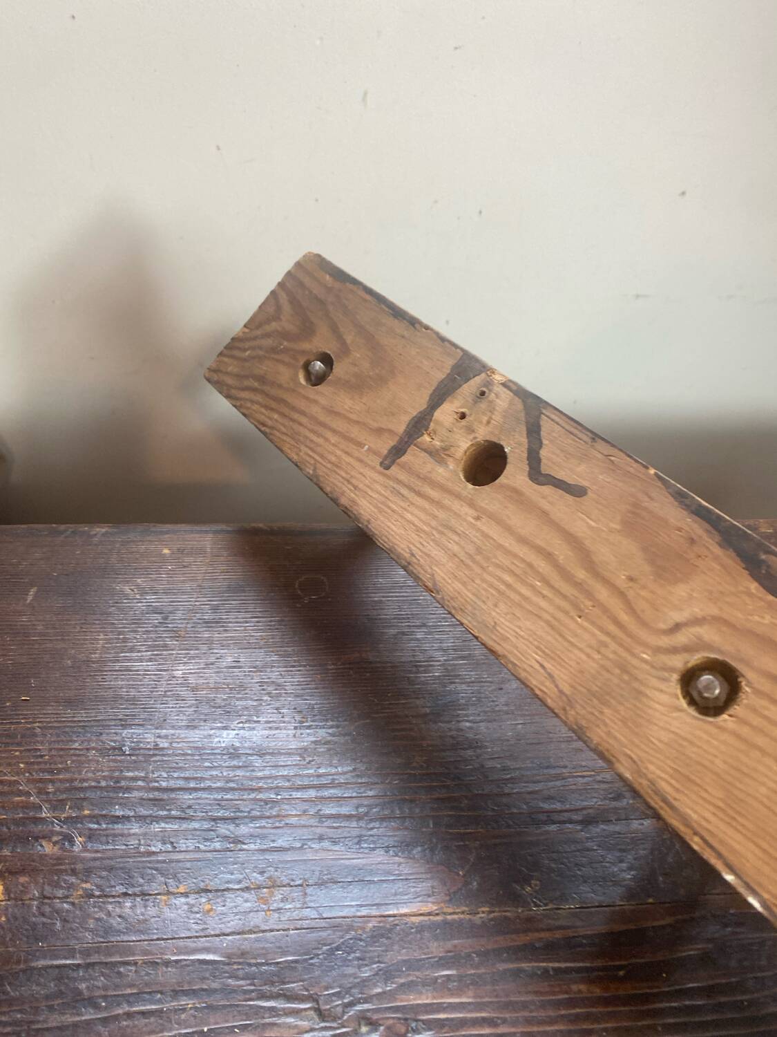 Patère en bois et aluminium