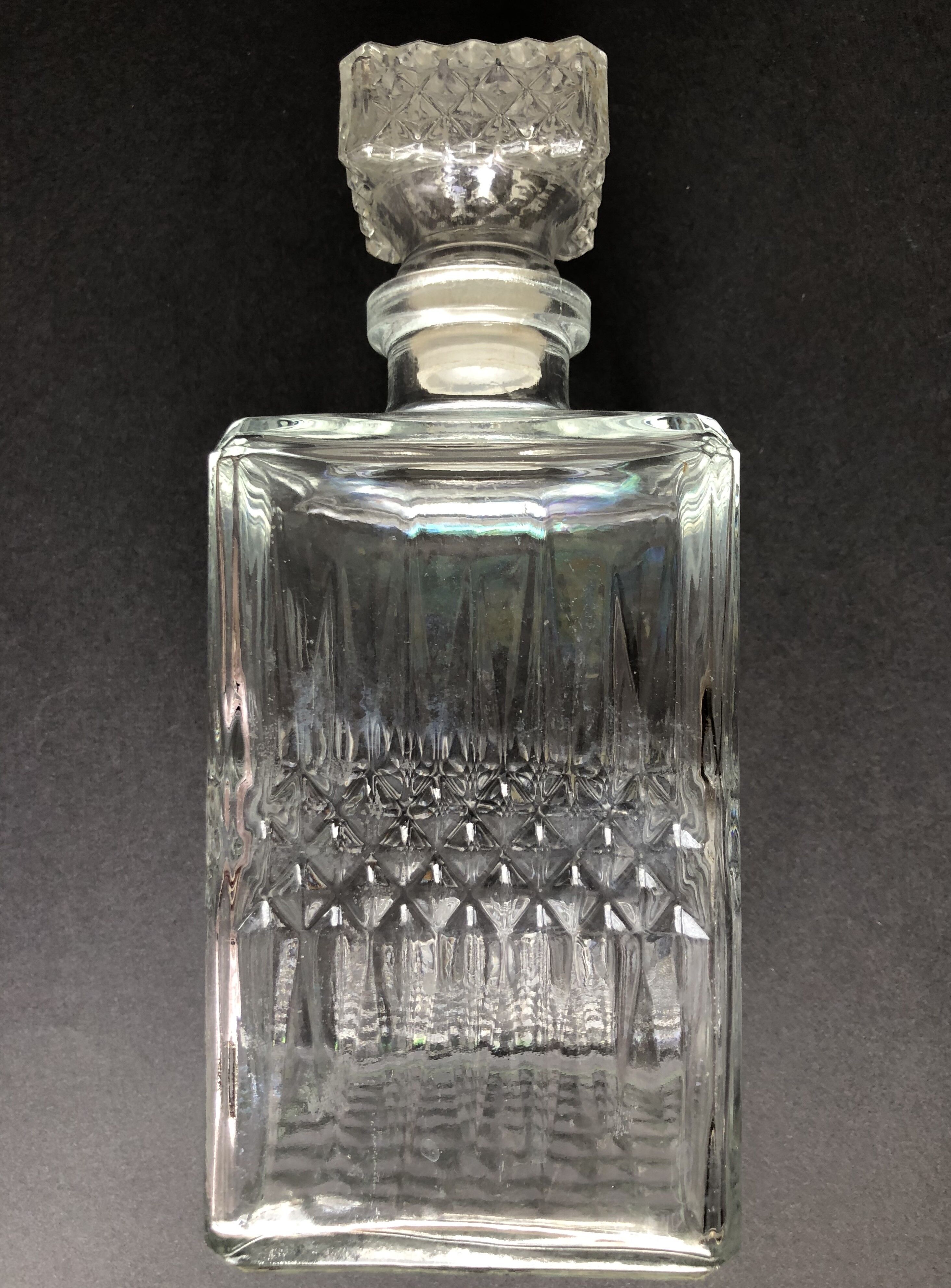 Glass whisky decanter
