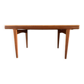 Scandinavian teak table by Johannes Andersen with butterfly extensions from the 60s