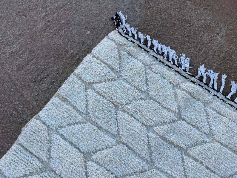 Traditional handmade pure wool Berber rug size 150 x 250 cm.