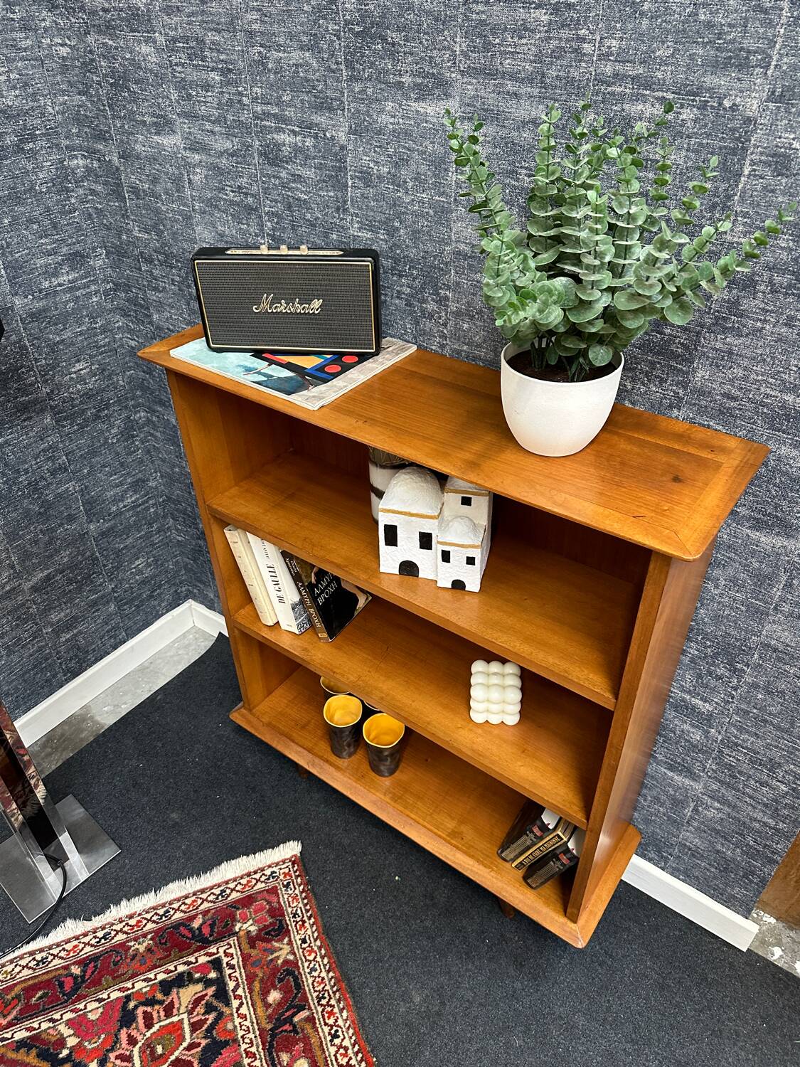Bibliothèque vintage pieds compas
