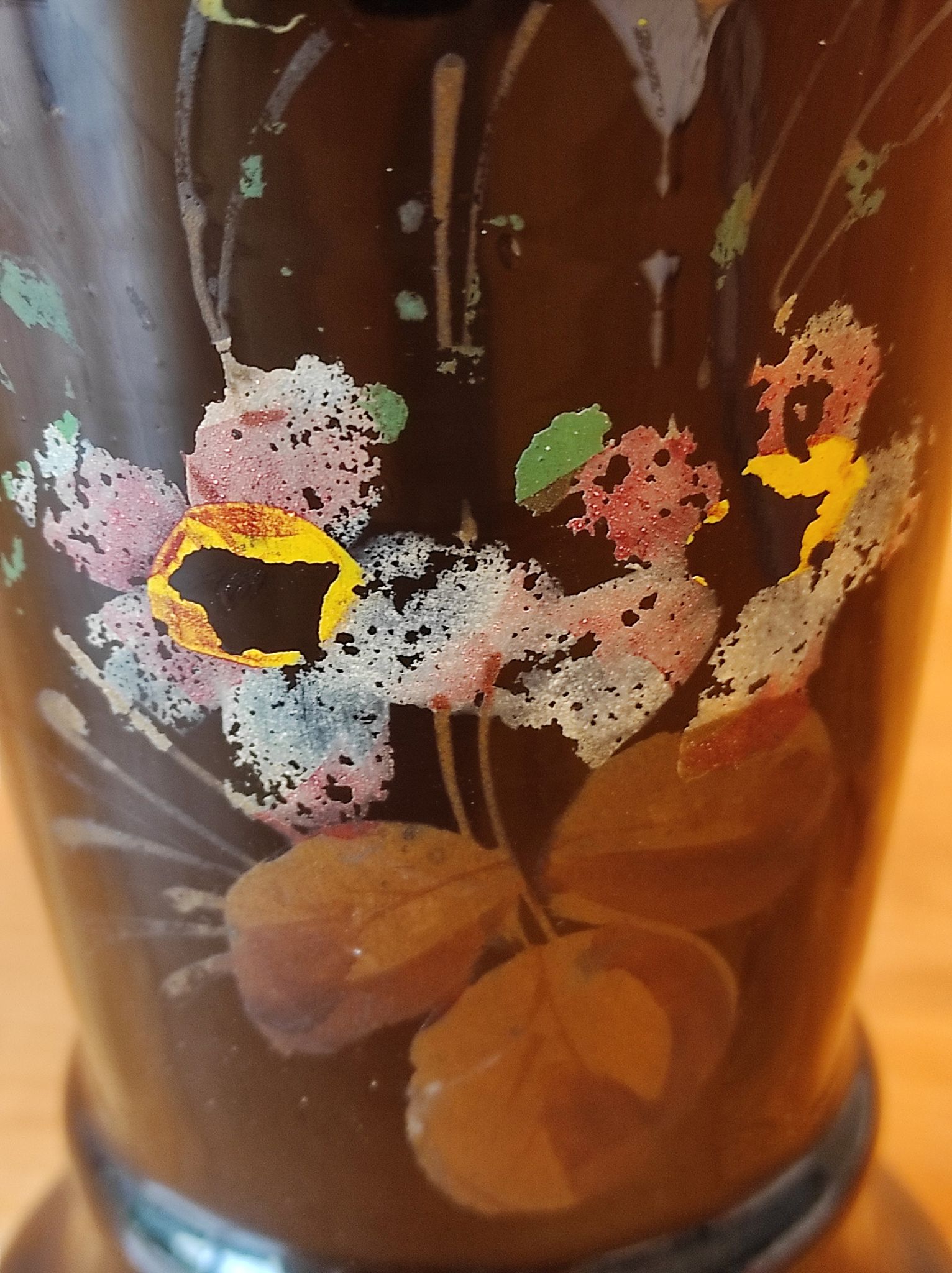 Vase en opaline noire