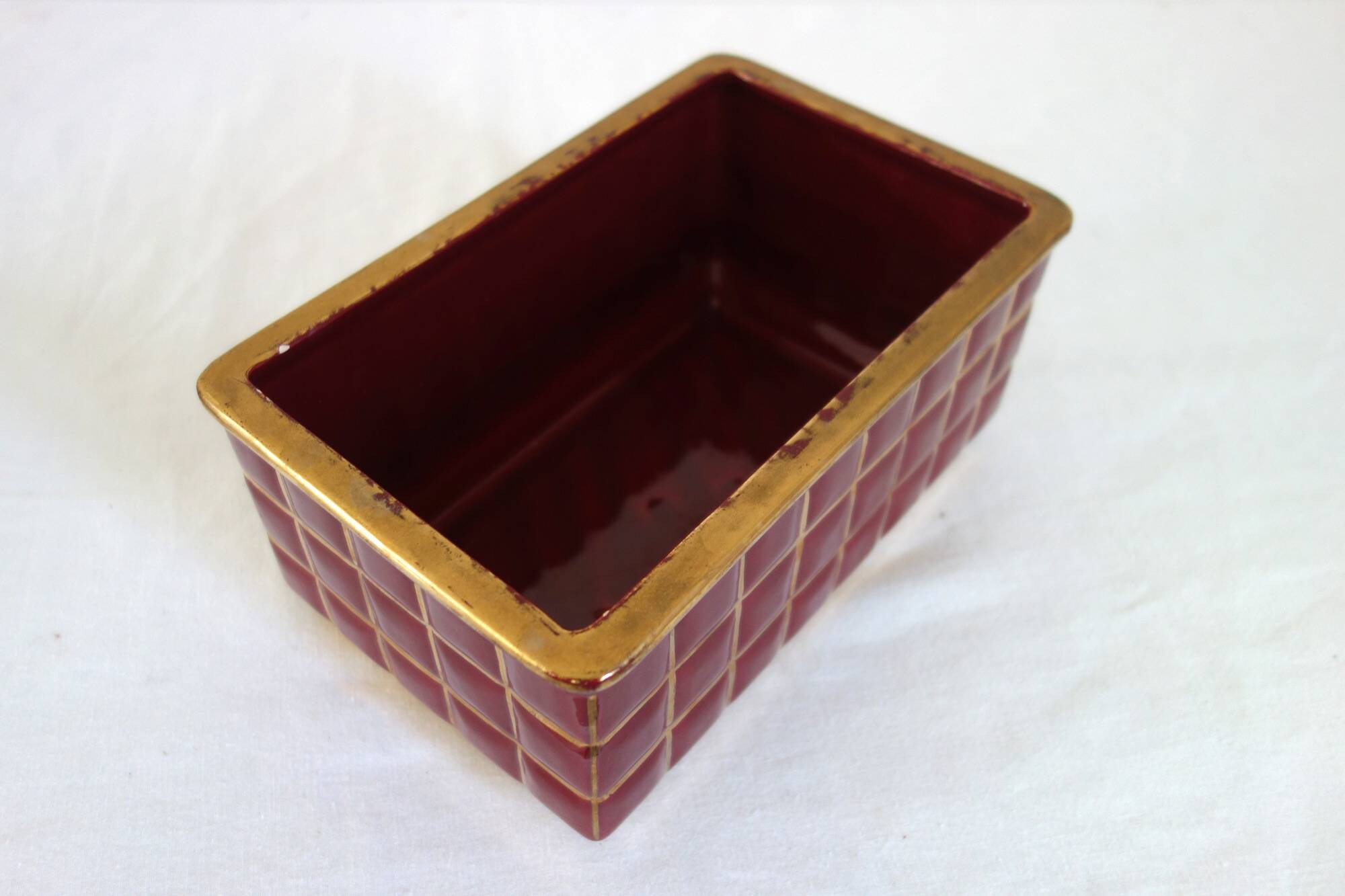 Art Deco box in burgundy ceramic art Poët Laval
