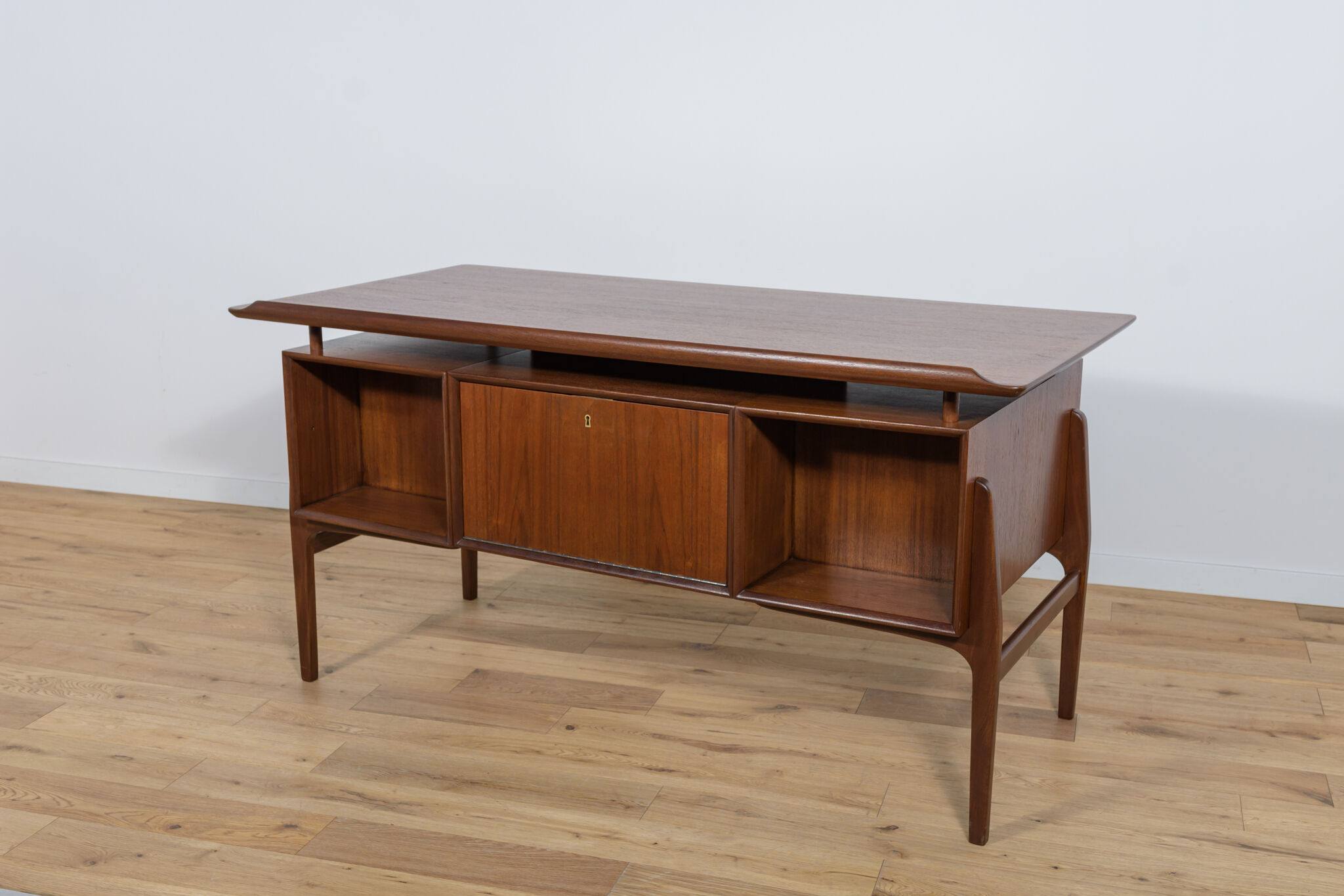 Mid-Century Freestanding Teak Desk, 1960s