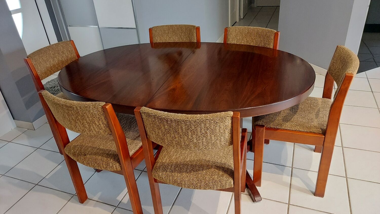 Oral extendable table from the Maison Baumann vintage 1970s