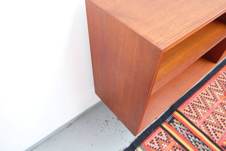 1960s-70s buffet/shelf, in teak, retro vintage style.