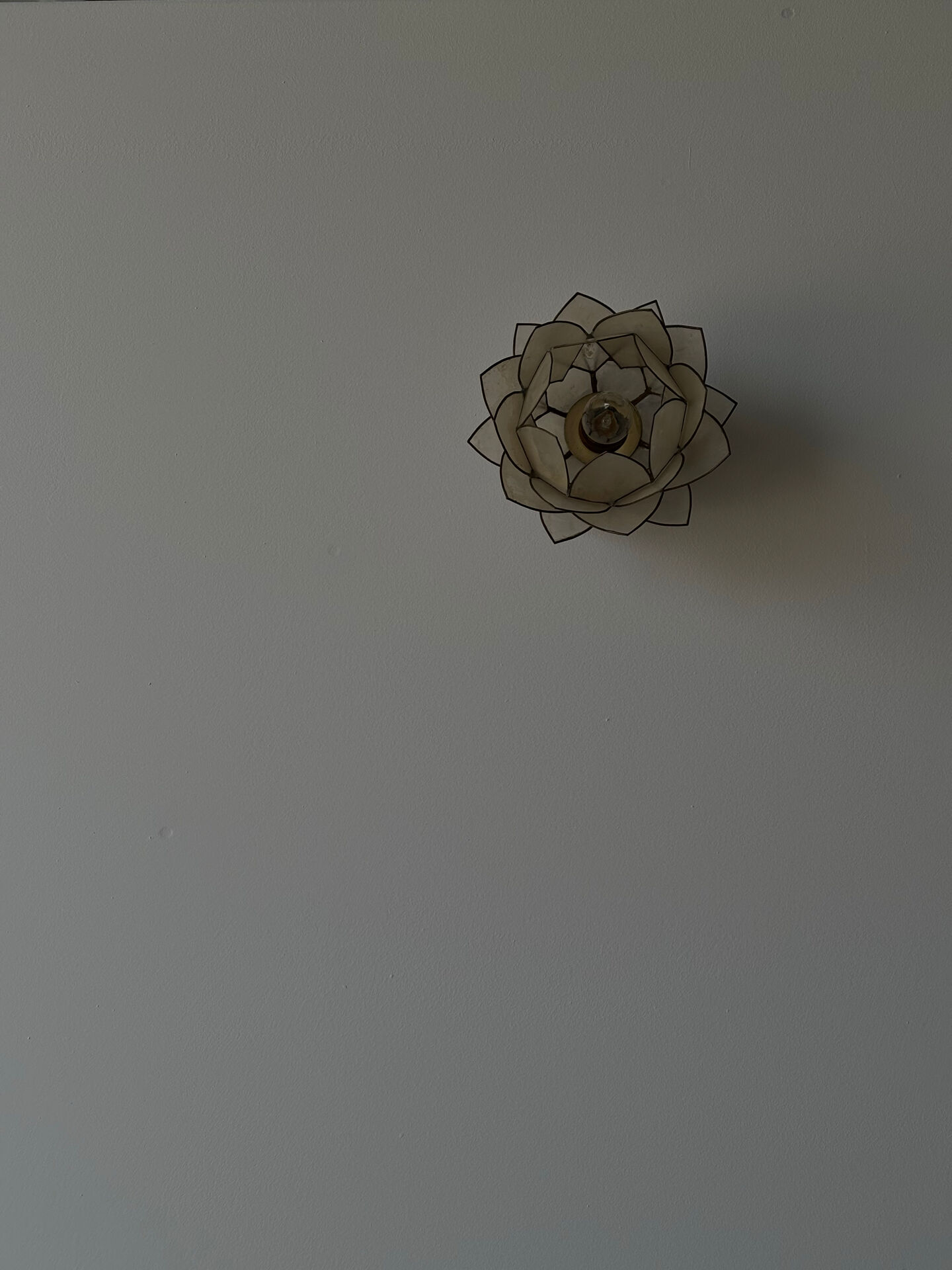 Applique murale fleur de lotus en nacre, Italie 1970
