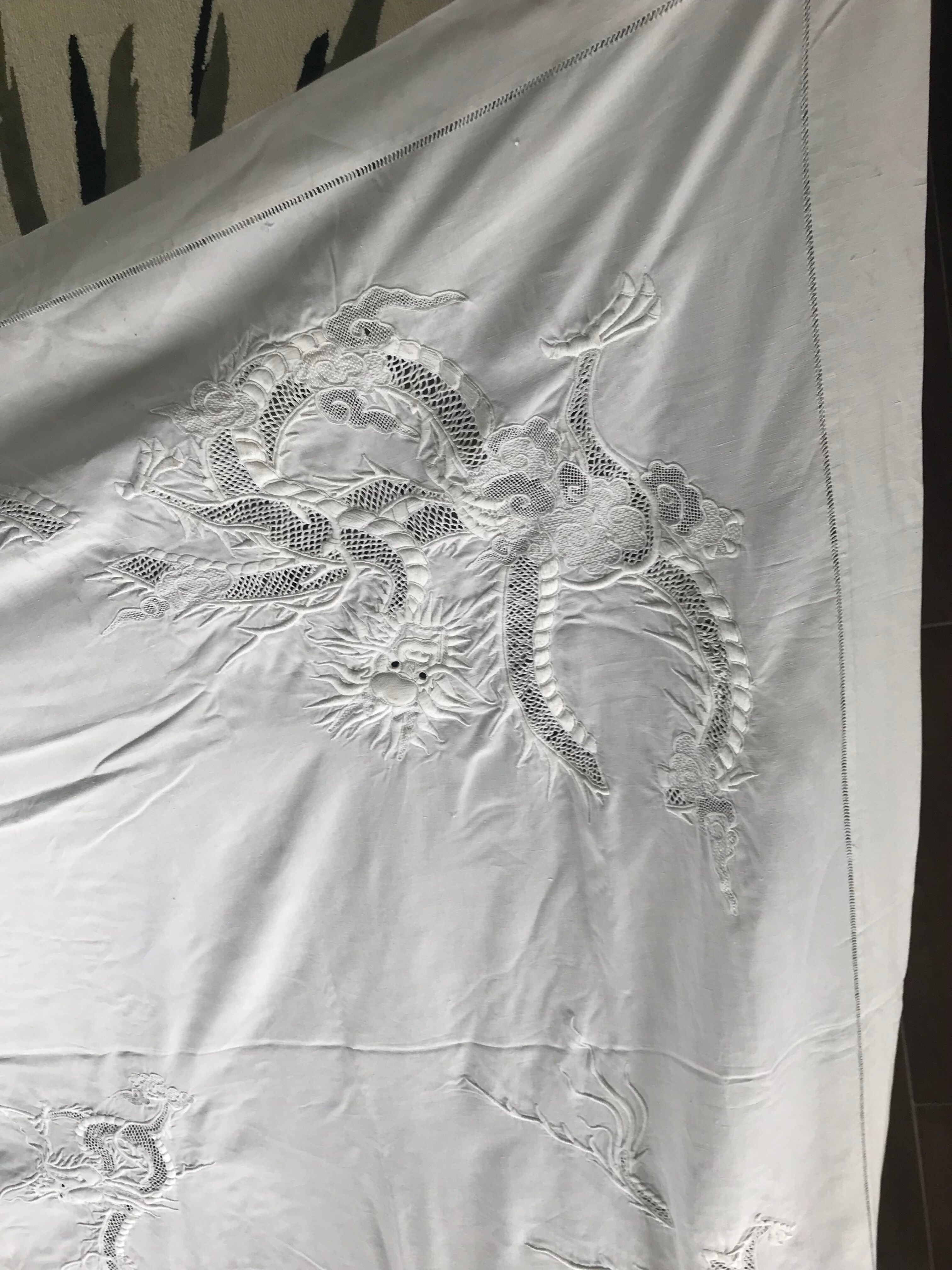 Tablecloth li!n pattern "dragons"