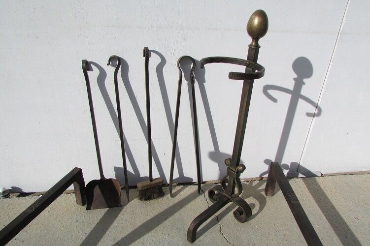 Wrought iron chimney servant, and bronze, ancient