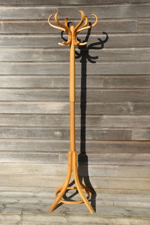 Simple baumann light parrot coat rack