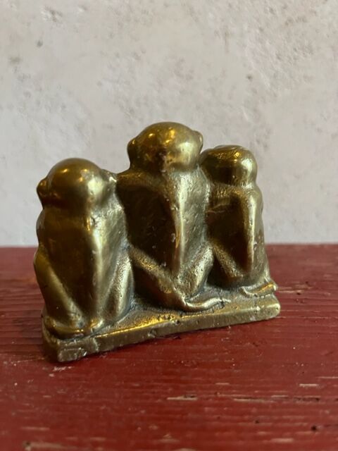Bronze statue of the three monkeys 1940/50