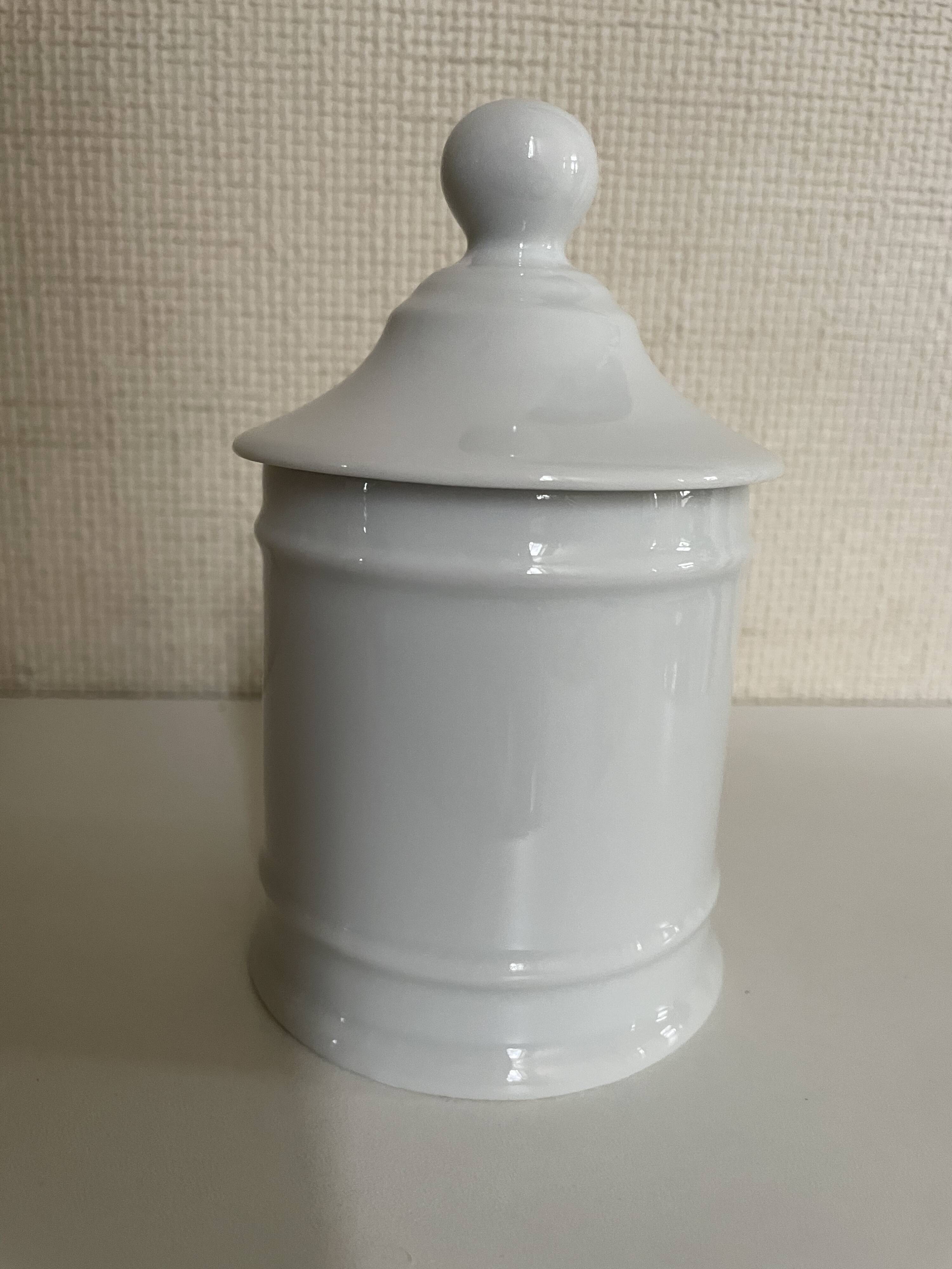Apothecary pot in white Limoges porcelain