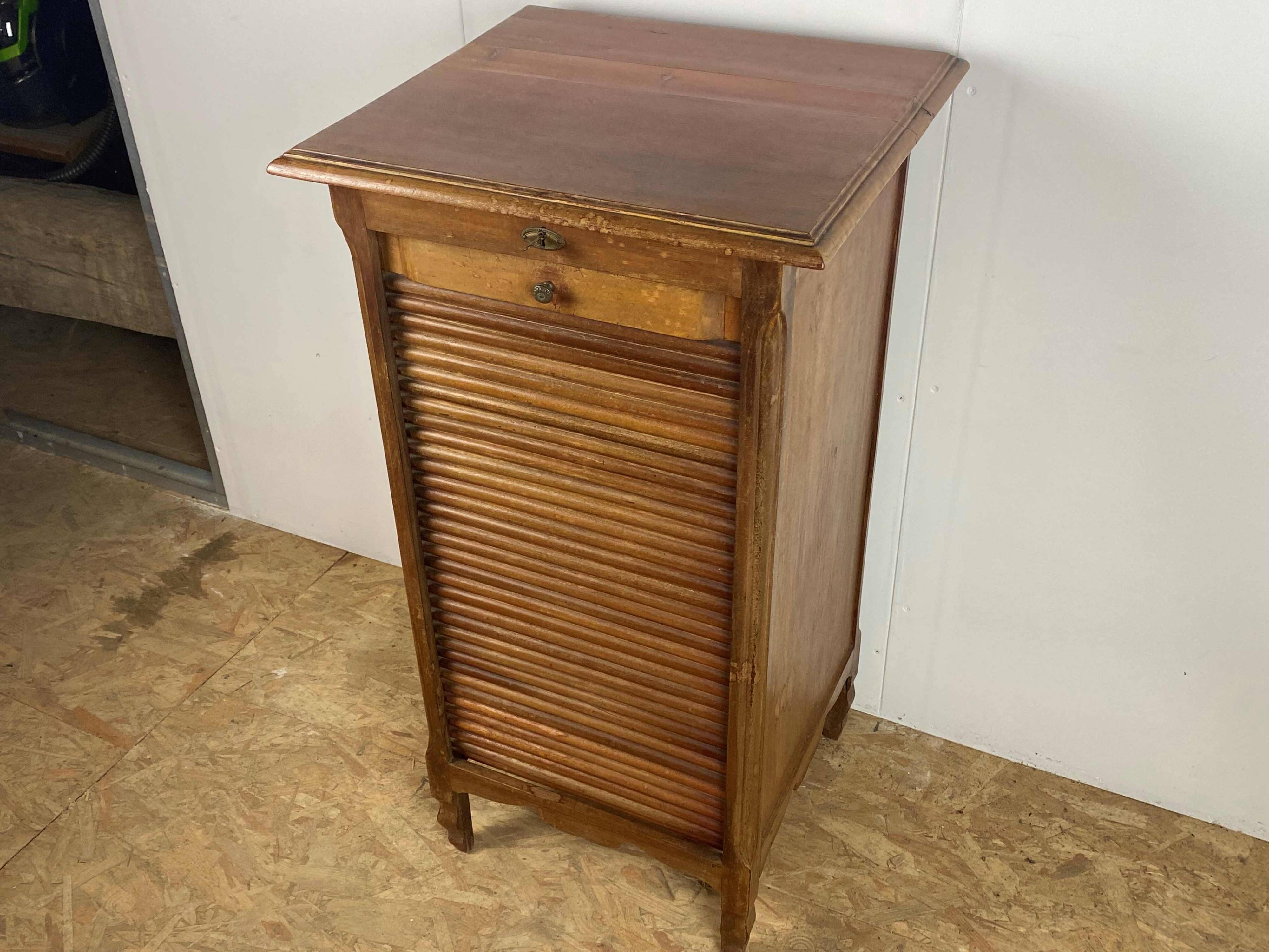 Cabinet with curtained in oak 1930