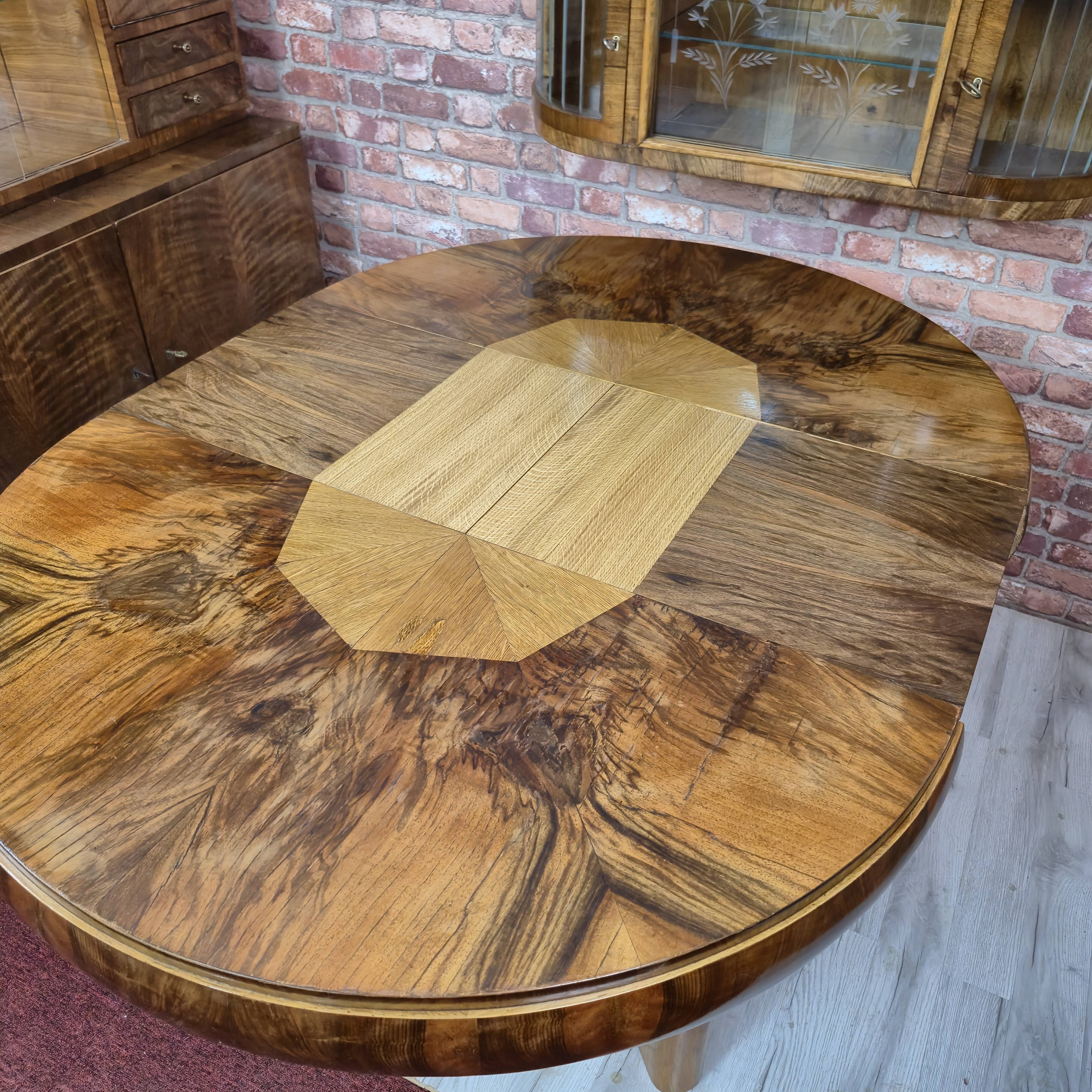 Authentic Art Deco Burl Walnut Round Extending Dining Table 1930s