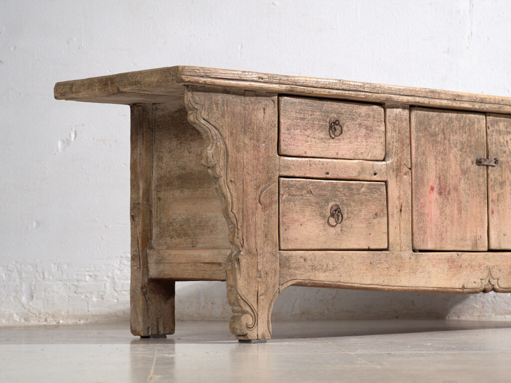 Old pine wood buffet – China, circa 1920
