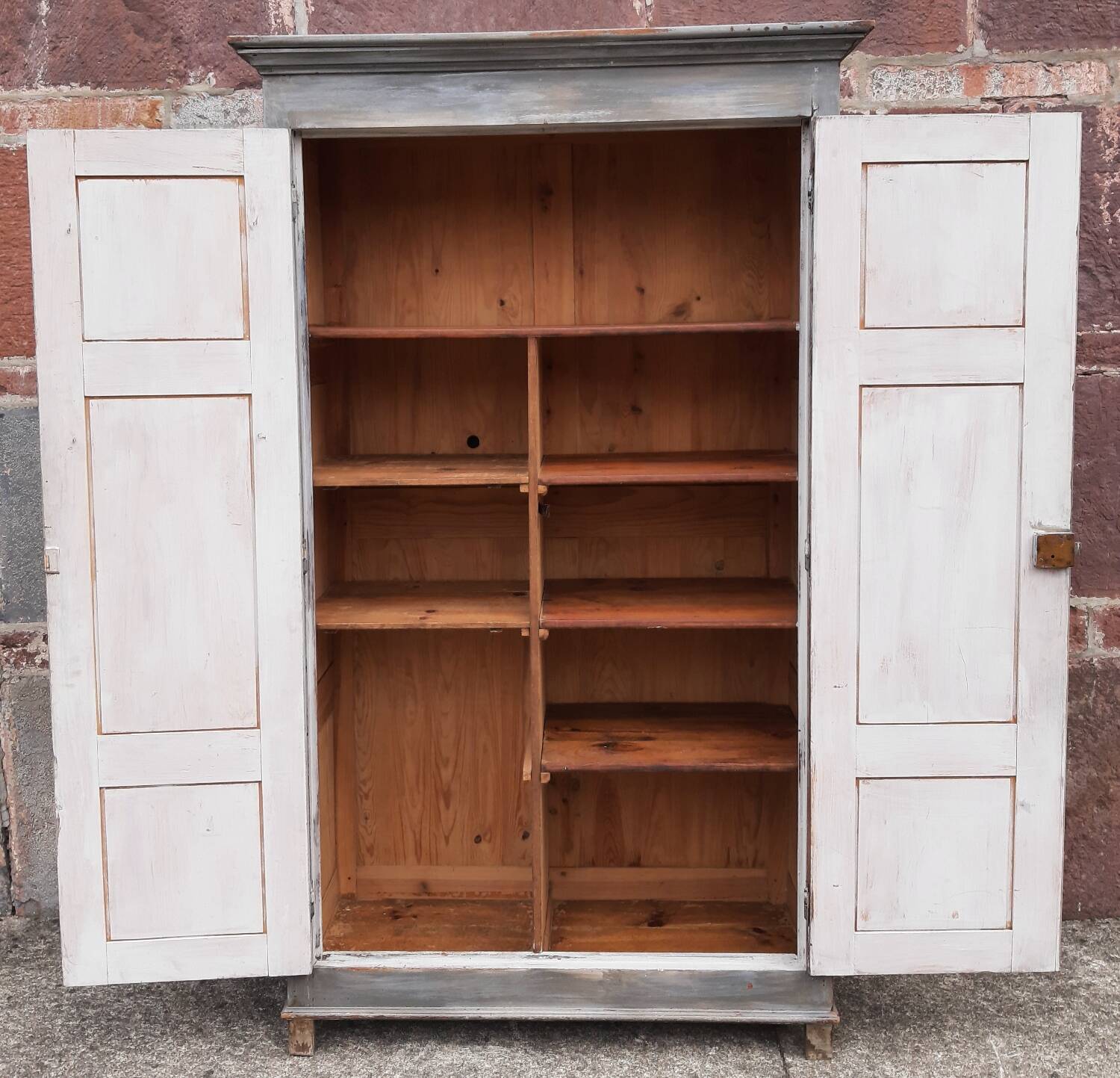 Wardrobe (shelves and/or hanging space)