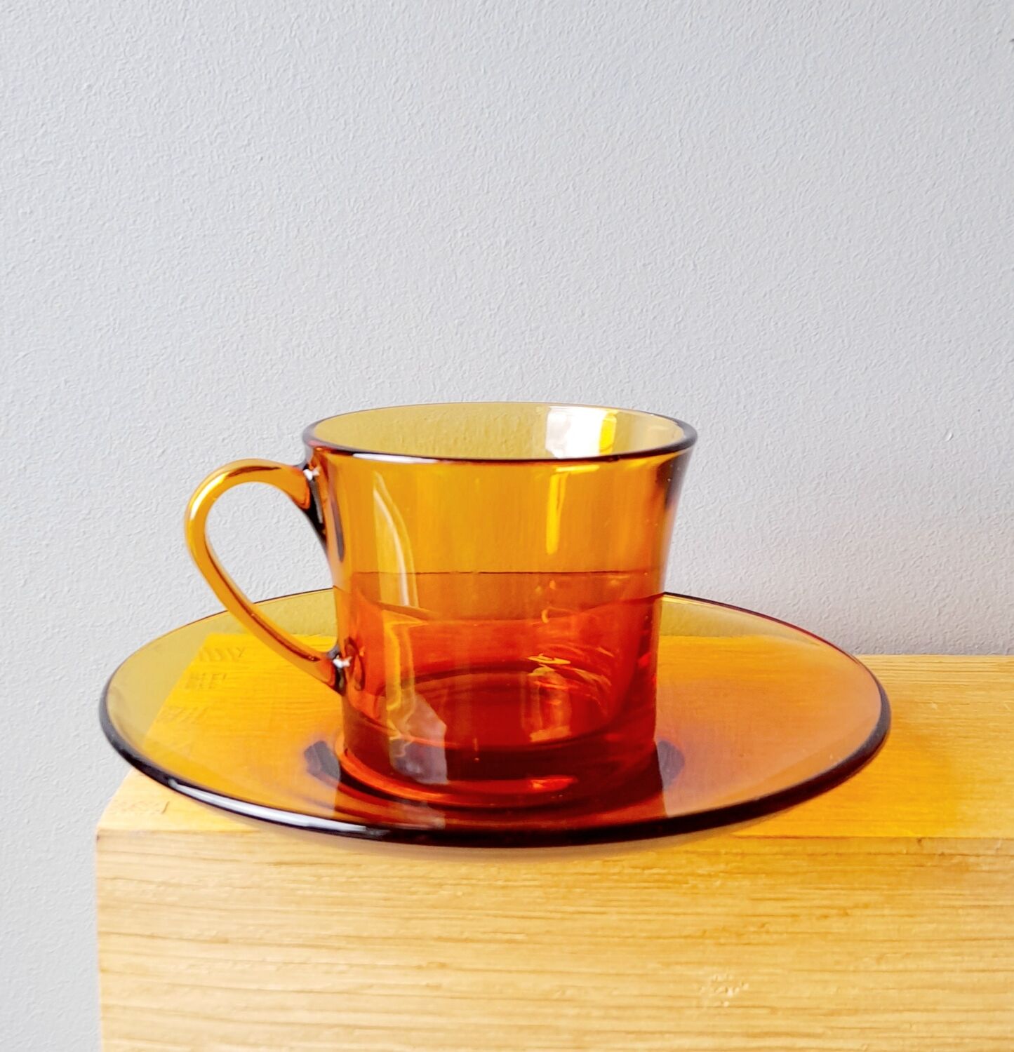 Amber coffee cups 70s