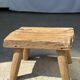 Petite table d'appoint ou tabouret en teck blond quadripode H:30 L43 l30