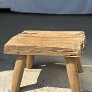 Small side table or stool in four-legged blond teak H:30 L43 l30