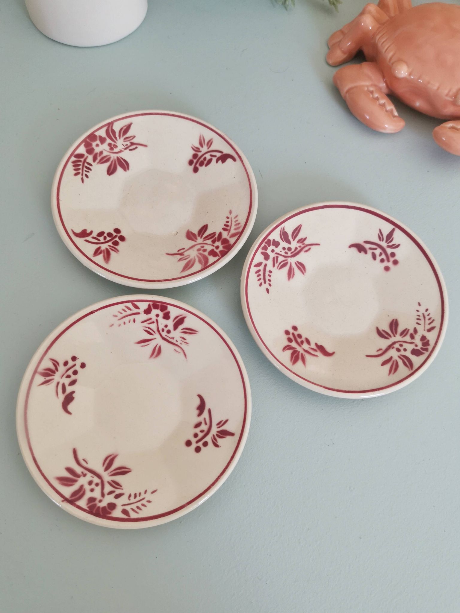 Mini vintage earthenware plates, dinette