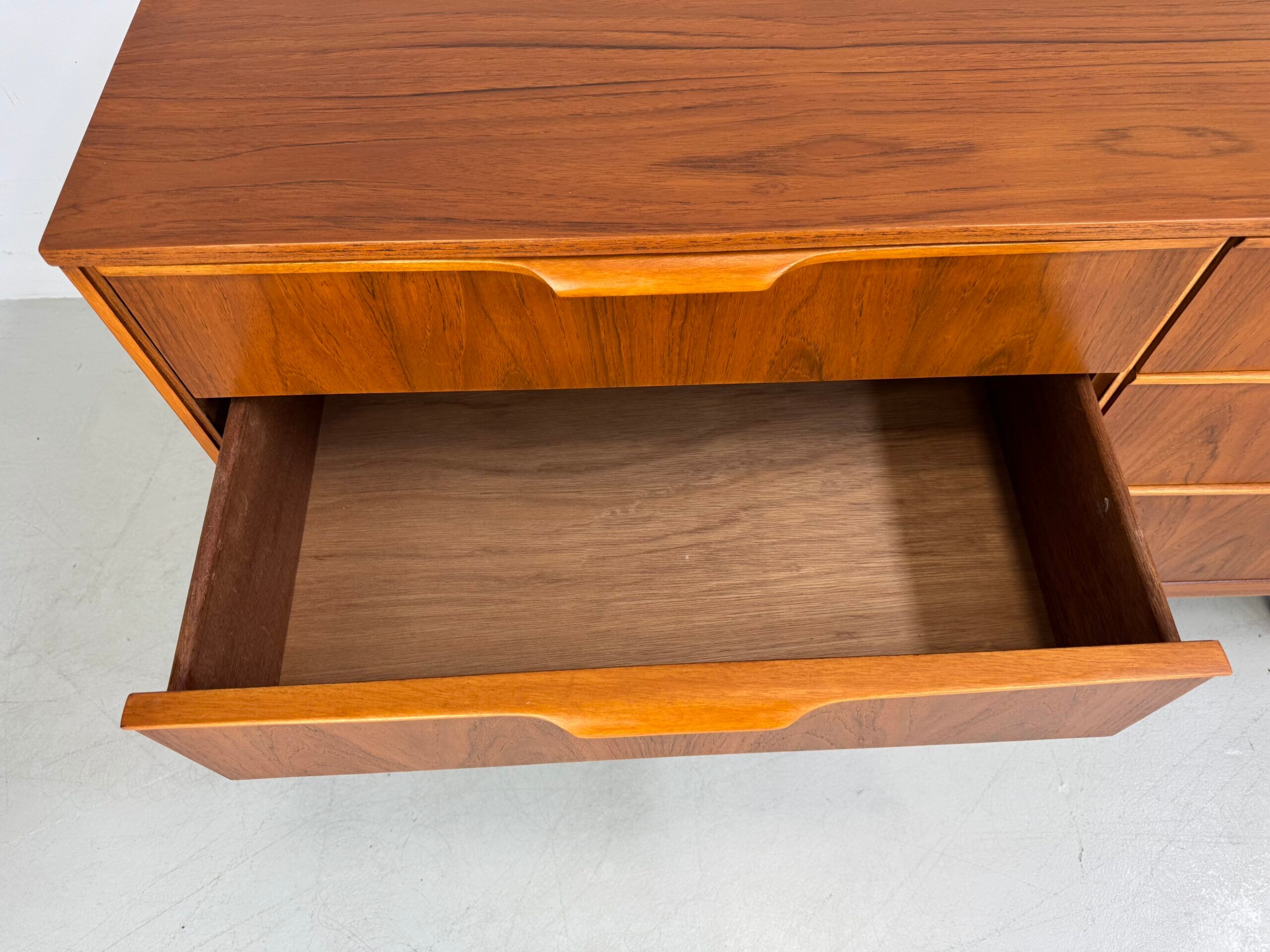 Vintage Austinsuite sideboard.