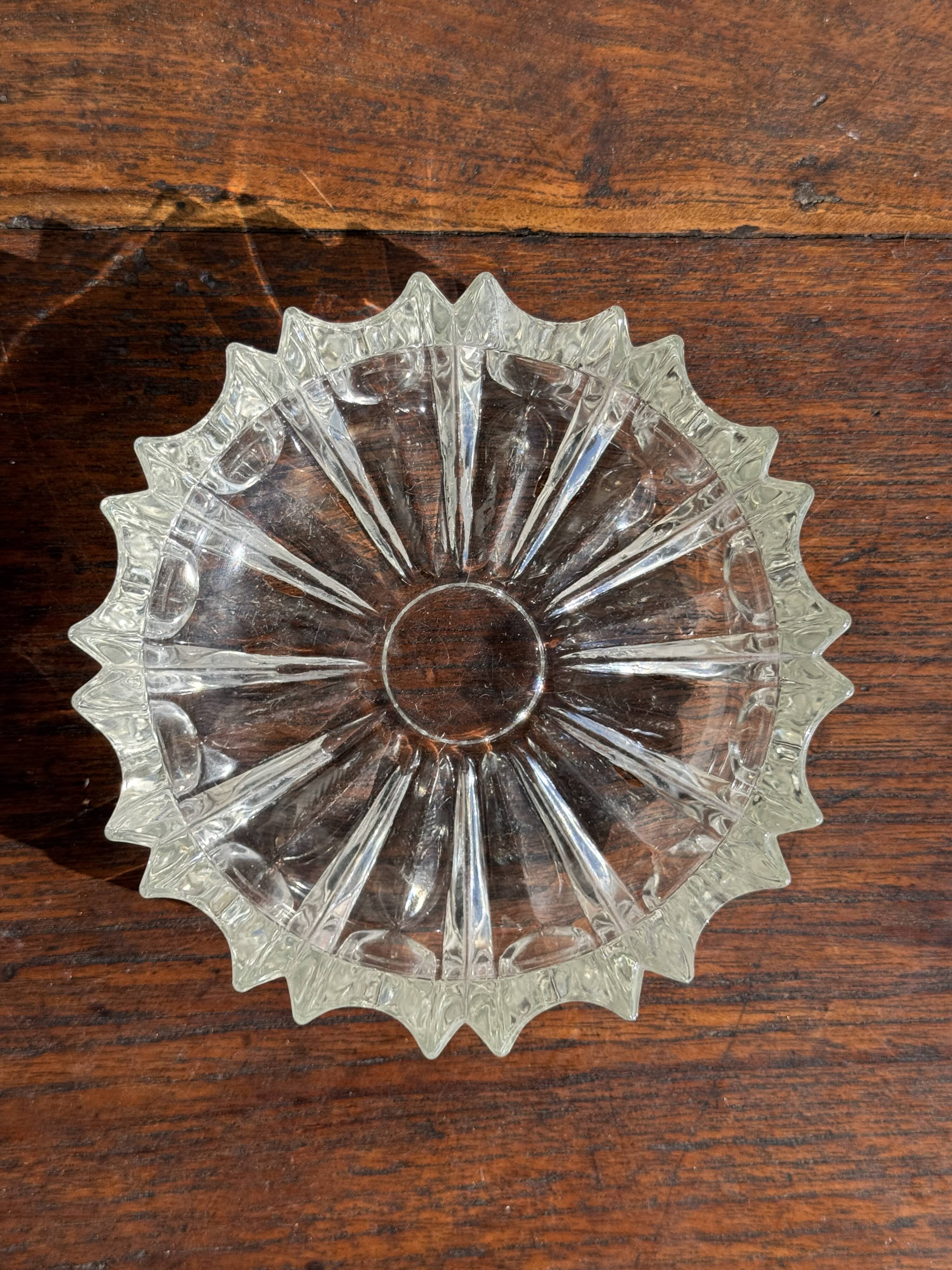 Vintage glass ashtray with scalloped edge D13 H3.5