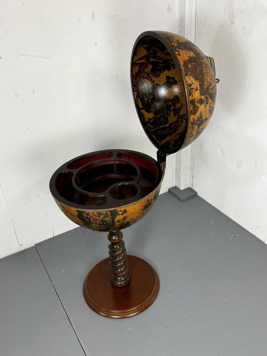 Large vintage Italian classical globe bar cabinet, 1970s