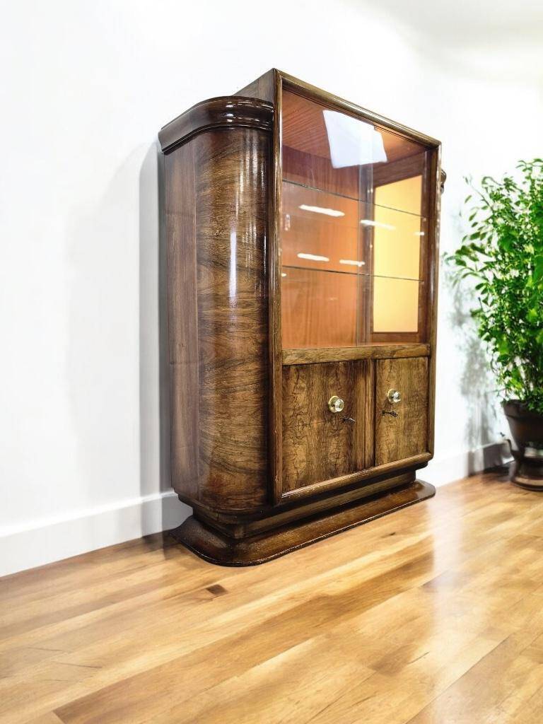 Vintage art deco cabinet / display cabinet with integrated lamps