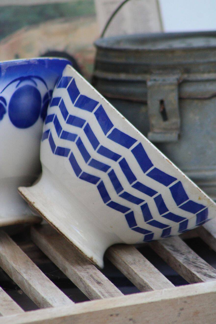 Set of 2 antique ceramic bowls