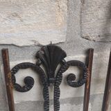 Plaques décoratives en ferronnerie motifs volutes et coquille