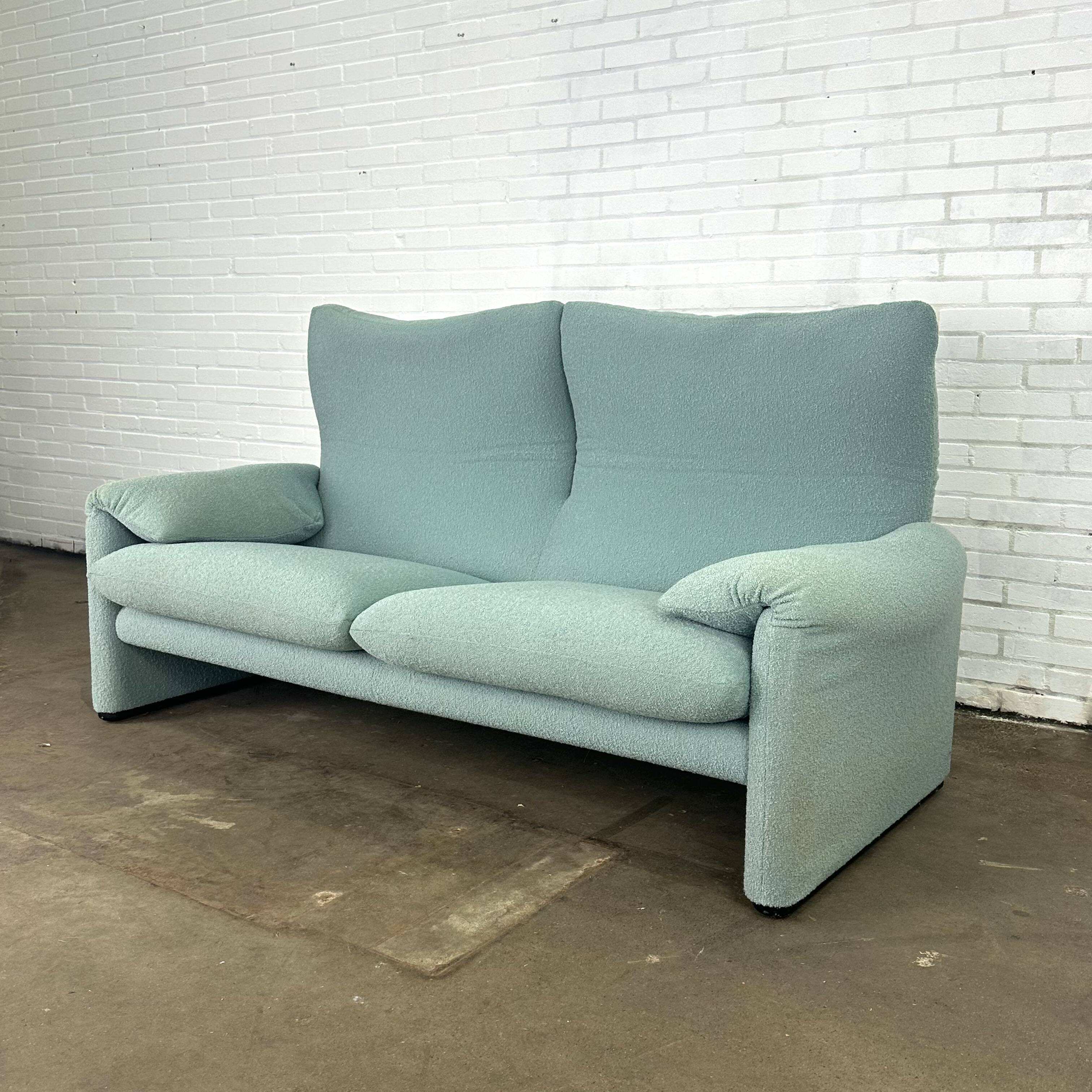 Canapé Cassina Maralunga turquoise / vert conçu par Vico Magistretti