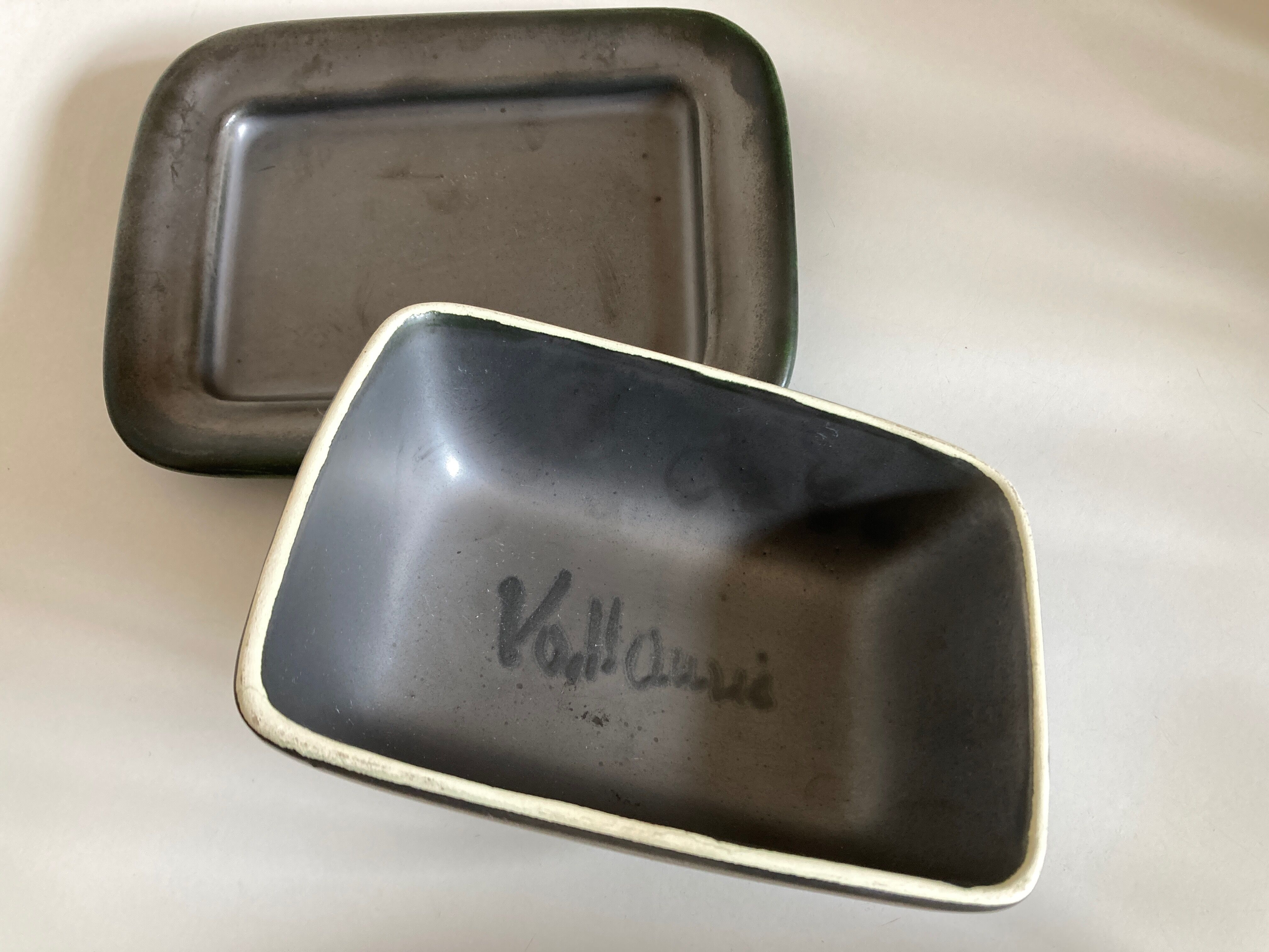 Butter maker 1960 in enamelled earth of Vallauris