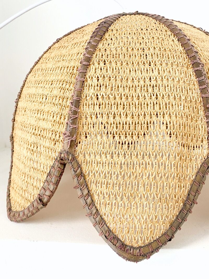 Suspension flower in rabane