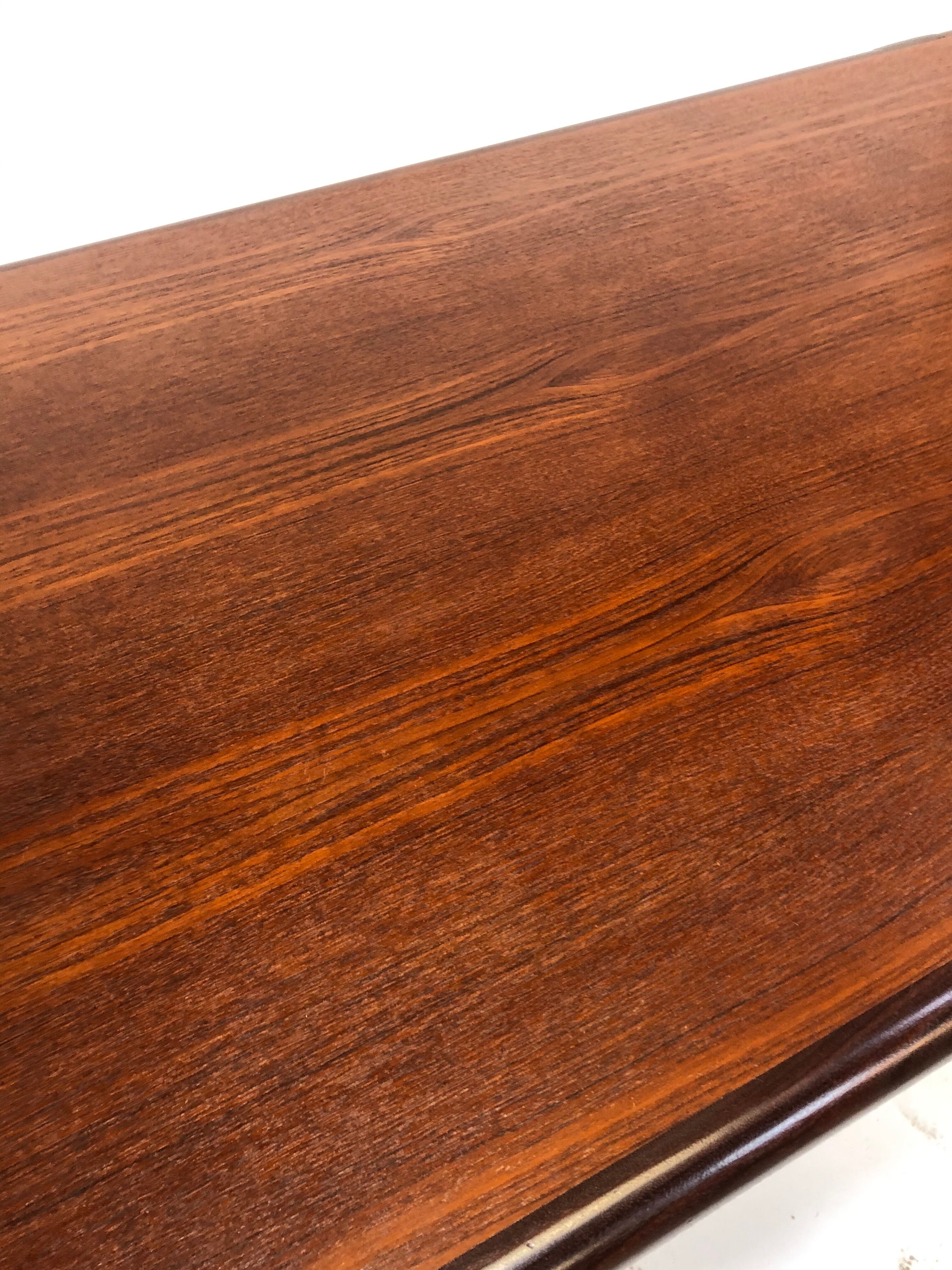Table à manger vintage Topform en teck massif extensible 1960