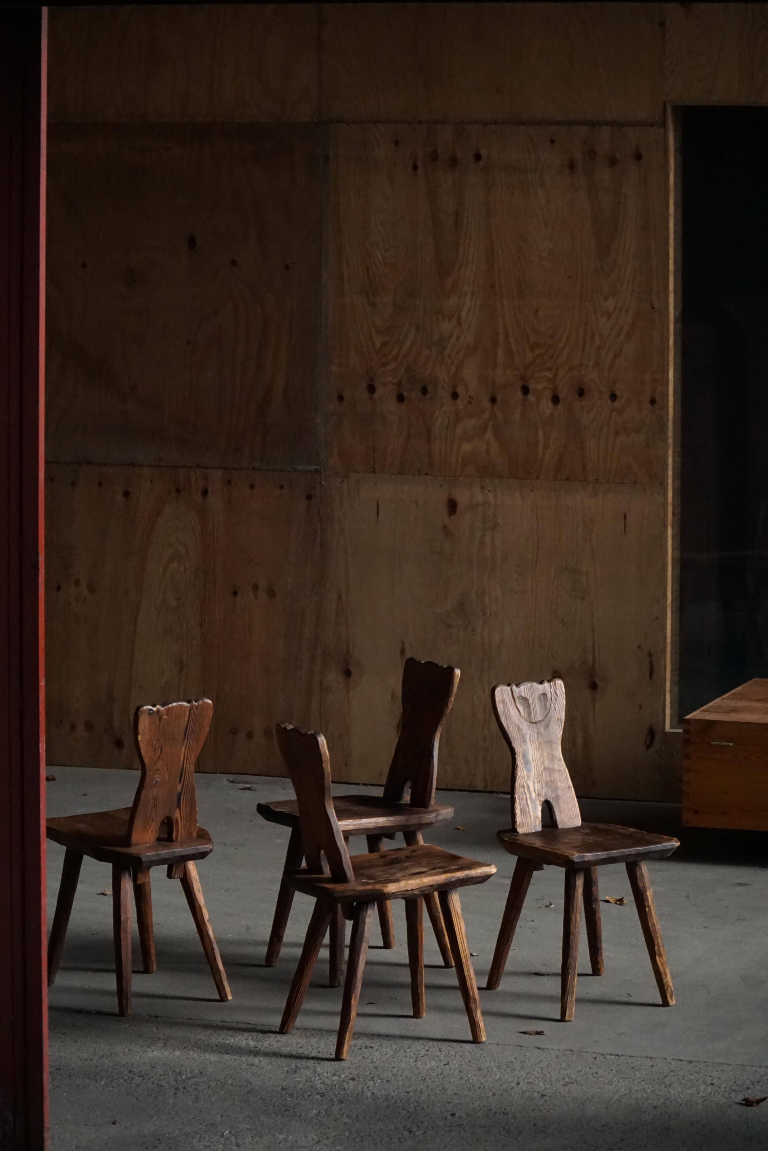 Mid-century Swedish ensemble, set of 4 "Sports Cabin" chairs handmade in pine, 1940s.