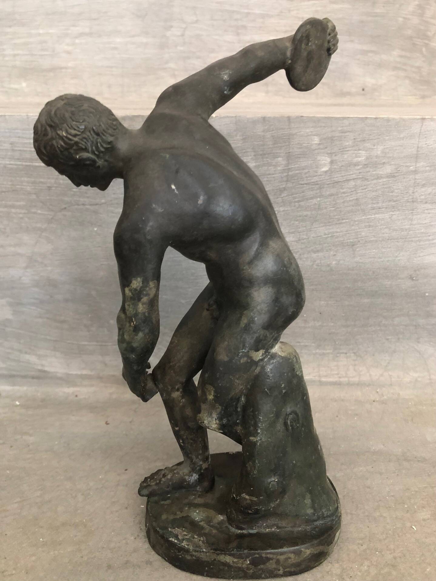 Le Discobole, statuette