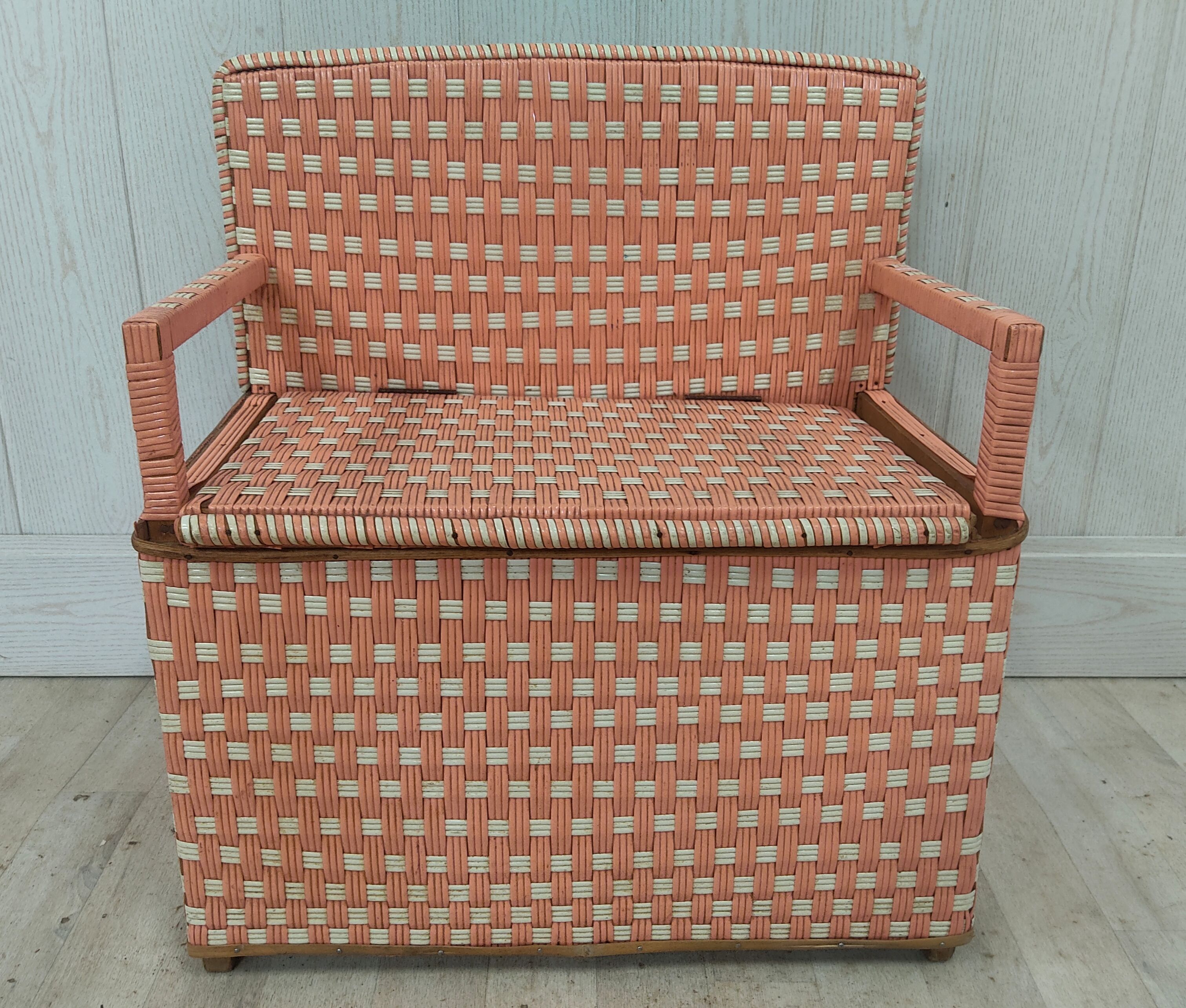 Bench chest child scoubidou