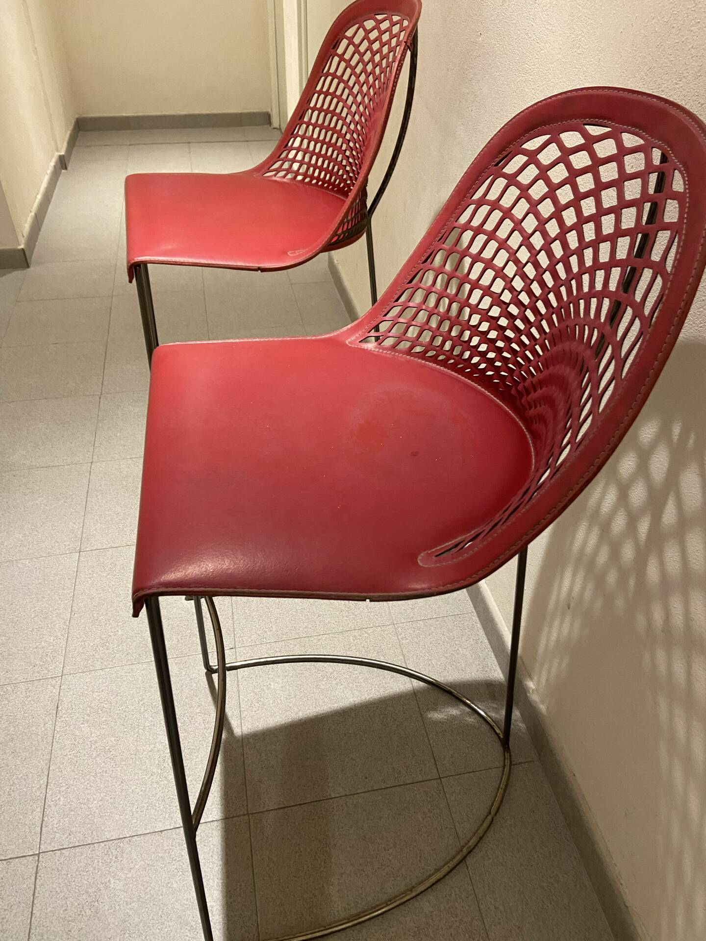 2 tabourets de bar MIJD Guapa rouge