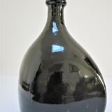 Vase bouteille grès émaillé noir par Roland Zobel