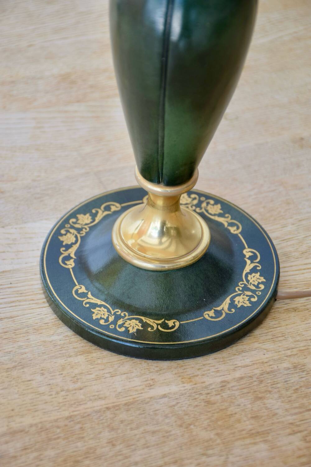 Duo of Le Tanneur lamps in leather and brass