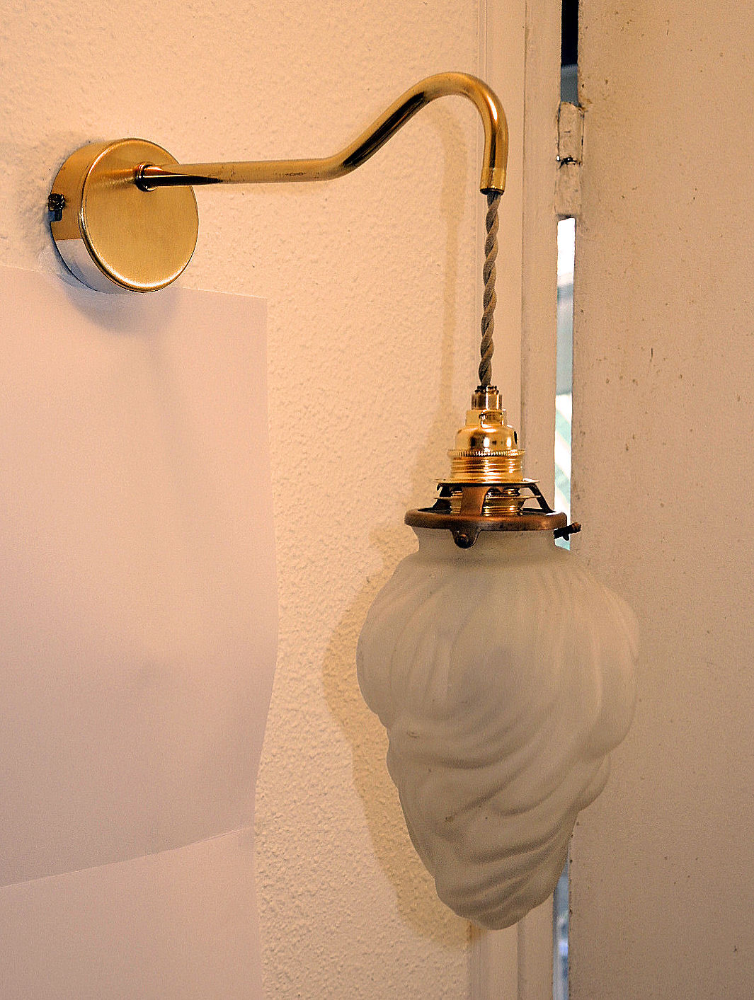 Lantern flame glass paste