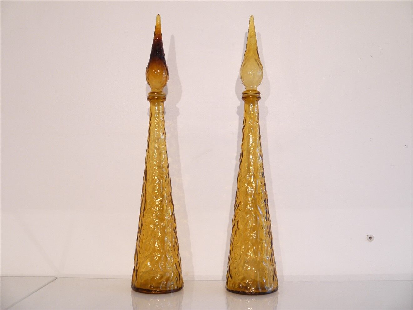 Pair of vintage Italian decanters "empoli"