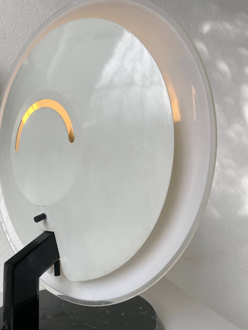 “La Perla” desk lamp by Bruno Gecchelin for Oluce 1980